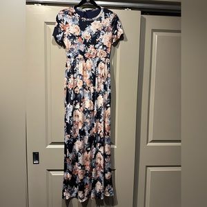 NWOT Bellamie Floral long maxi dress women’s size small